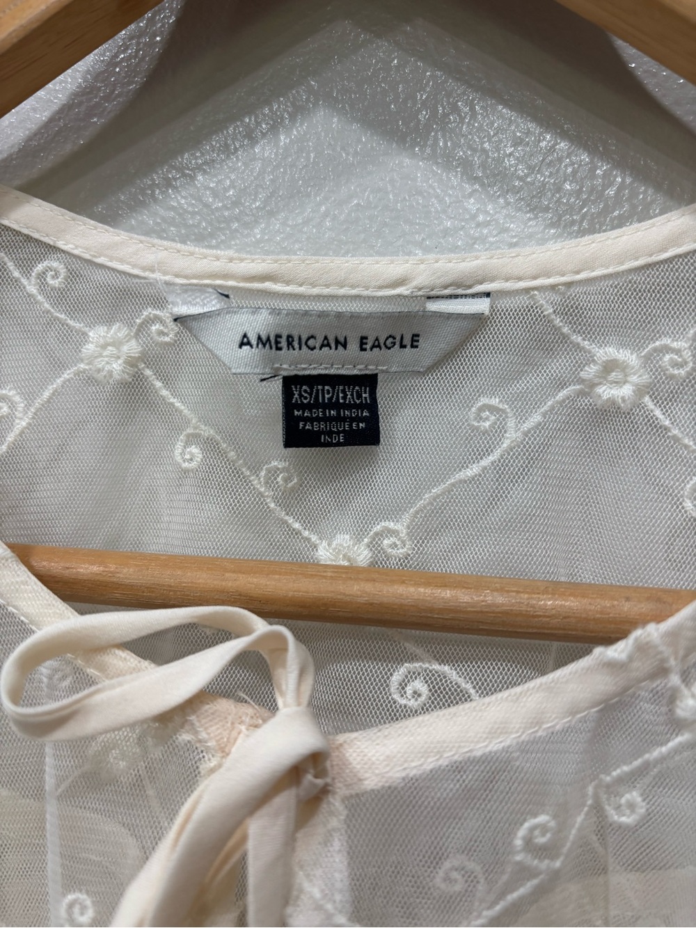 American Eagle Sheer Mesh Front Tie Ruffle Trim Top Women’s Size XS - Picture 3 of 11